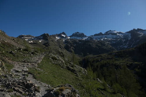A Practical Guide to Mercantour National Park // Hiking Path in the Mercantour