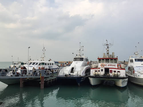 Hormuz Island Guide: Travel Tips & Things To See // Ferry from Hormuz to Qeshm