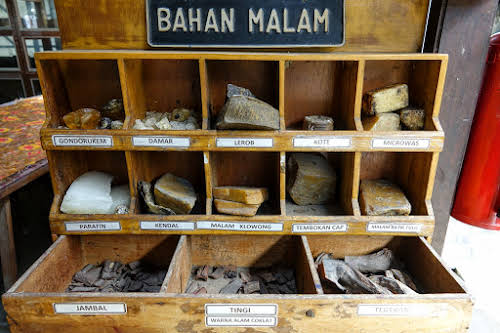 Indonesia. Crafts . Batik Natural Coloring Components