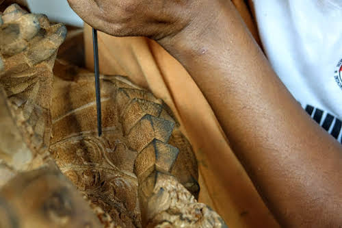 Crafts of Indonesia . Precision and details