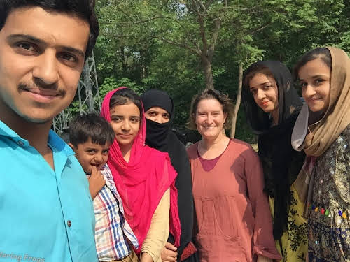 Is Pakistan Safe to Travel? Experience Sharing on Why Travel to Pakistan // Selfie with young people in Islamabad