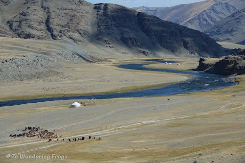 Mongolia Altai Mountains Trekking Altai Tavan Bogd National Park // Khovd River from Olgii