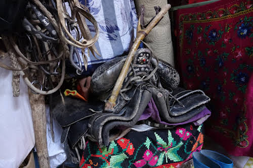 Erlang's saddle and Kazakh tack