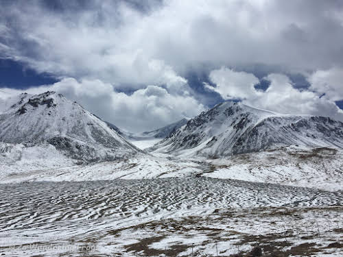 On the Silk Road: Kashgar Old City, China // Khunjerab Pass