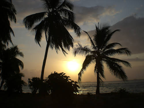 Travel Horror Stories: When Travel Goes Wrong // Alba da sogno a San Blas Panama Photo: Claudia My Adventures Across The World