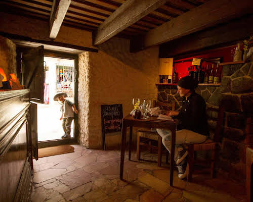 Travel Horror Stories: When Travel Goes Wrong // Colonia del Sacramento Uruguay Photo Wandering Wagars