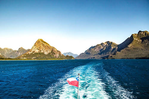 Travel Horror Stories: When Travel Goes Wrong // Ferry to Chiloe Photo Tales From The Lens